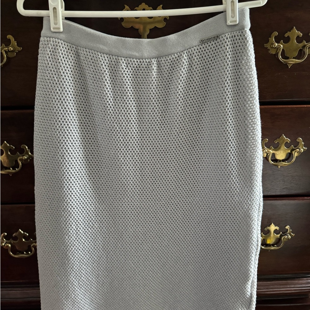 Geiger Collections - woman’s skirt size 40UK.